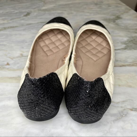 VINCE CAMUTO Quilted Leather Glitter Cap Toe Ballet Flats Size 6 - Picture 3 of 4